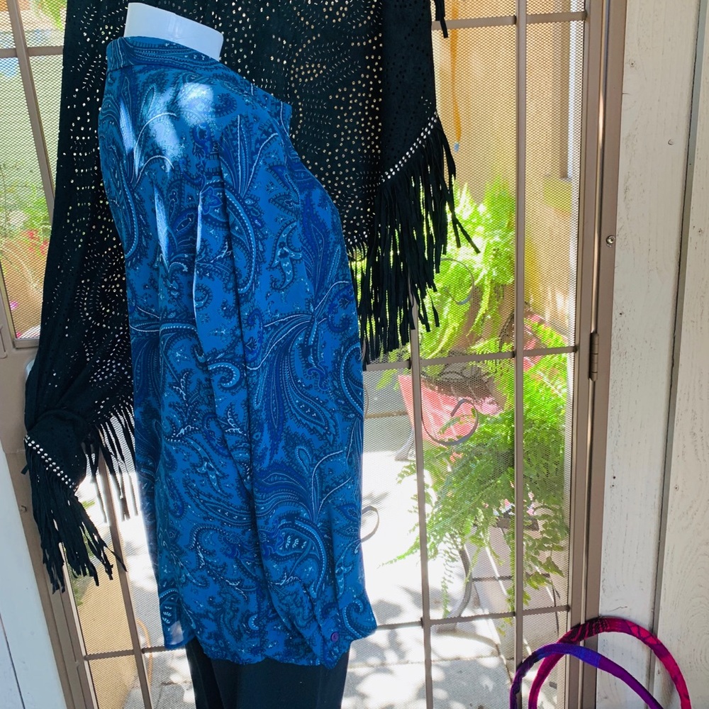 Beautiful blouse - Picture 4 of 8